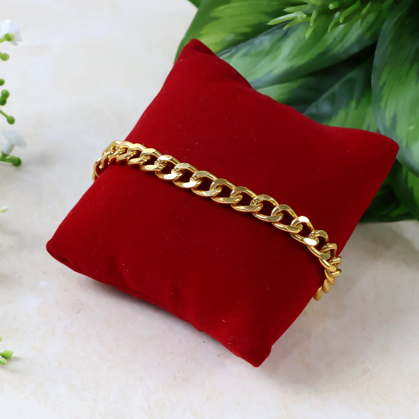 Stylish Gold-Plated Chain Bracelet for Men & Women - (1 Pc)