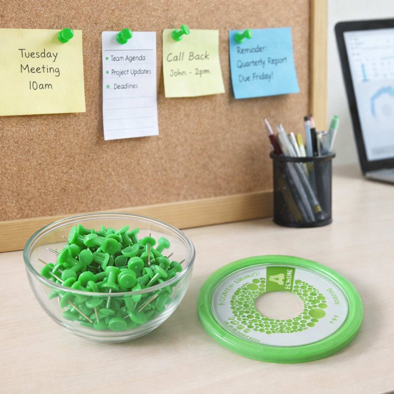 Thumb Tacks Set
